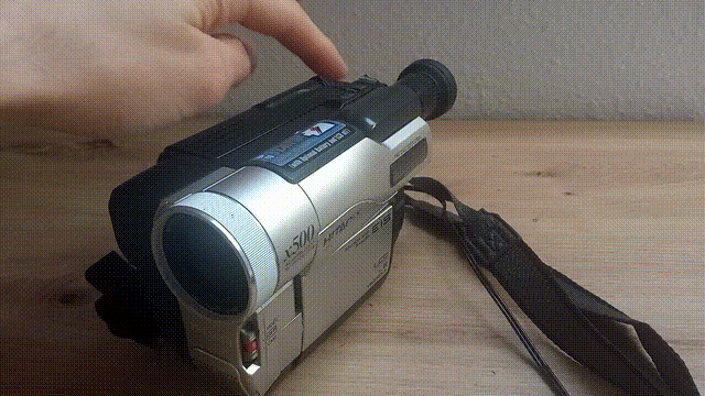 Hitachi Video 8 tape load Demo GIF